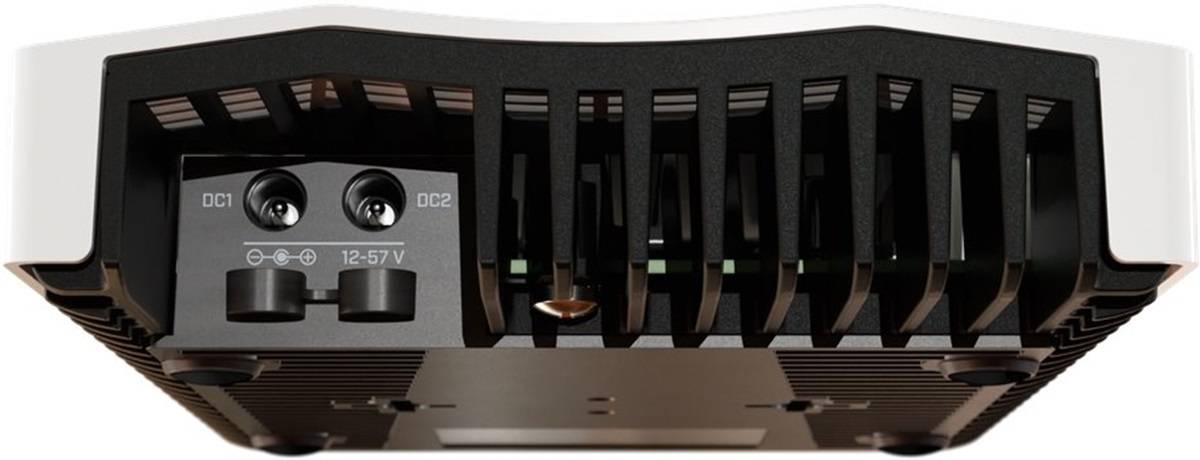 MikroTik Cloud Router Switch CRS304-4XG-IN 3